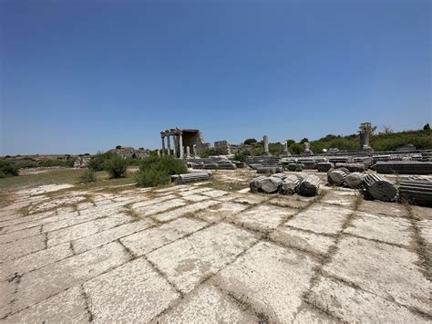 The Ancient Agora of Miletus: Unearthing Echoes of Commerce and Philosophy!