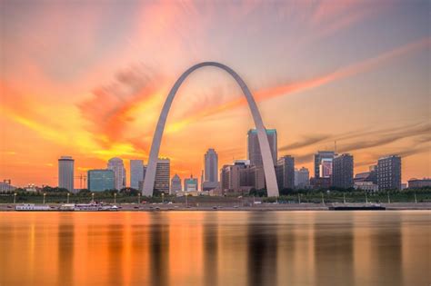 The Gateway Arch - A Monumental Marvel Overlooking the Mississippi!