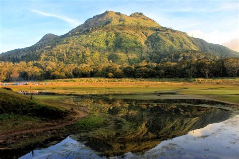 Mount Apo: Majestic Volcanic Playground Offering Breathtaking Panoramas!