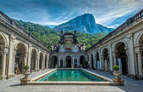 Parque Lage - An Enchanted Oasis of Art and Nature in Rio de Janeiro!