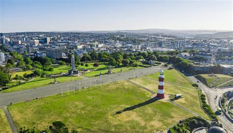 The Plymouth Hoe: A Spectacular Coastal Promenade Teeming With History and Legend!