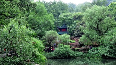 Yuelu Mountain Scenic Area! A Tranquil Oasis and Cultural Tapestry for Your Soul!